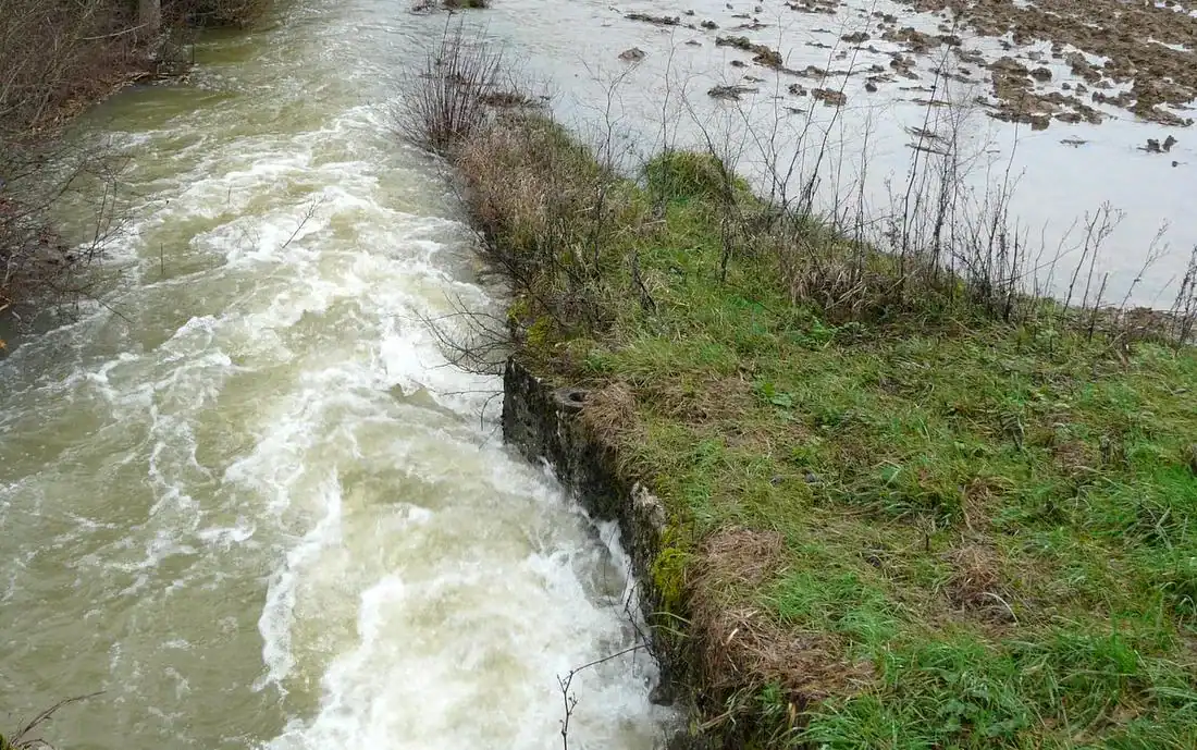 Crues en Loire-Atlantique : la Loire Aval en vigilance rouge, des dizaines d'interventions