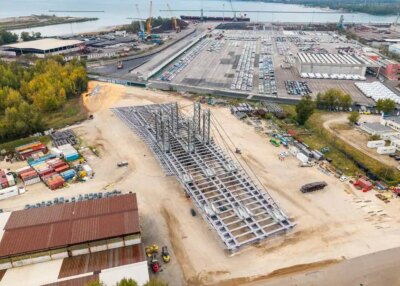 Pont Anne-de-Bretagne à Nantes : le tablier toujours bloqué au large de Belle-Île, la crue de la Loire complique tout