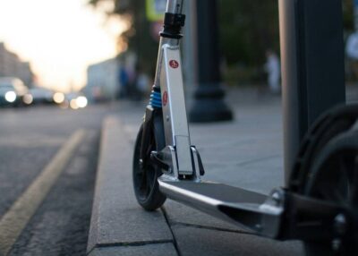 Collision entre une trottinette et une piétonne à Pornichet : deux blessés graves