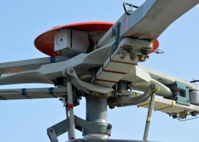Hélicoptère écrasé sur une serre à Saint-Julien-de-Concelles