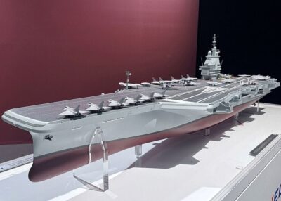 Un collectif antimilitariste nazairien appelle à manifester ce 8 mai contre le porte-avions nucléaire