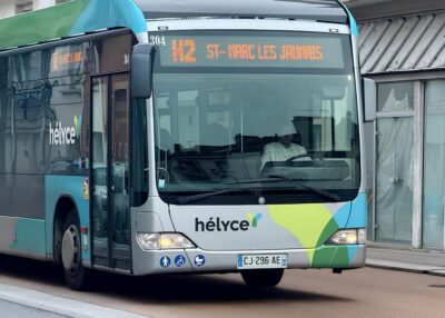 Accident entre un piéton et un bus à Saint-Nazaire : un homme blessé grièvement