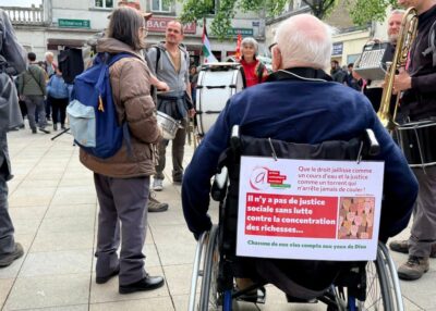 Premier mai &agrave; Ch&acirc;teaubriant : 200 manifestants sous le soleil
