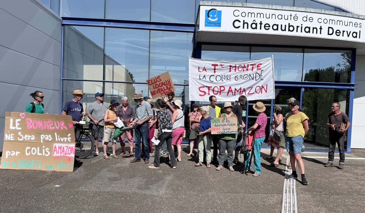 Châteaubriant : un concert de casseroles contre Amazon à l'ouverture du conseil communautaire