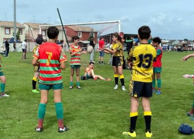 Jeune au tournoi national des &Eacute;coles de Rugby &agrave; XIII