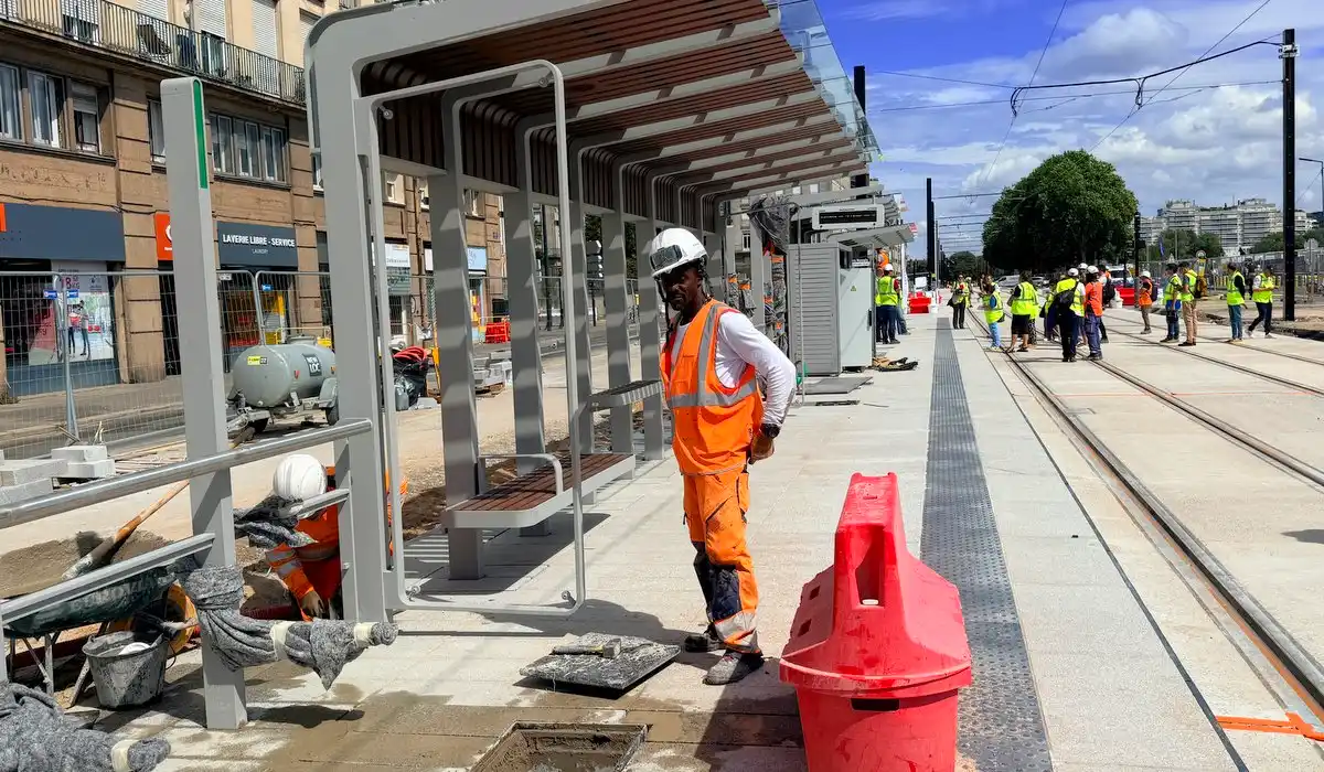 Tramway ligne 1 à Nantes : visite du chantier quai de la Fosse avant l'arrivée des lignes 6 et 7