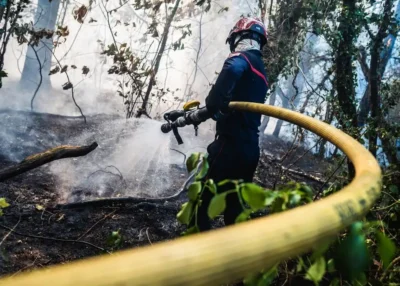 Les Sorini&egrave;res, un feu d'habitat pr&eacute;caire se propage &agrave; un immeuble de 23 logements