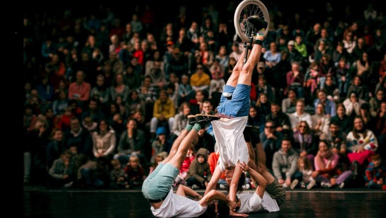 Ancenis : un trio et un monocycle en &eacute;quilibre entre &eacute;l&eacute;gance et absurde