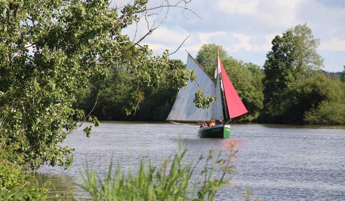 Le Dîner de Thon revient à La Turballe le 4 août, et derrière l'assiette il y a un bateau