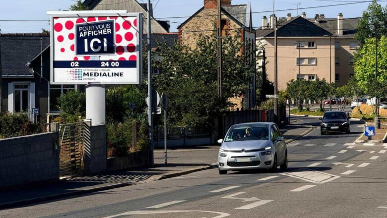 panneaux publicitaires &agrave; Ch&acirc;teaubriant, la mairie en infraction