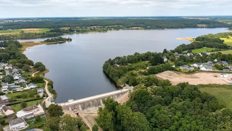 Joué-sur-Erdre : un homme de 53 ans chute de cinq mètres au barrage de Vioreau