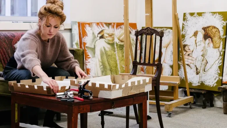 Chloé Silbano, l'artiste qui peint la gravité, attendue vendredi à Nantes