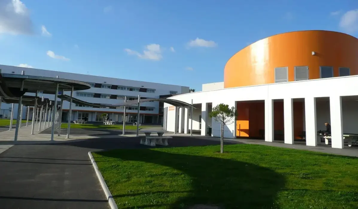 Rentrée 2026 à Nantes : la Région achève la rénovation du lycée Les Bourdonnières