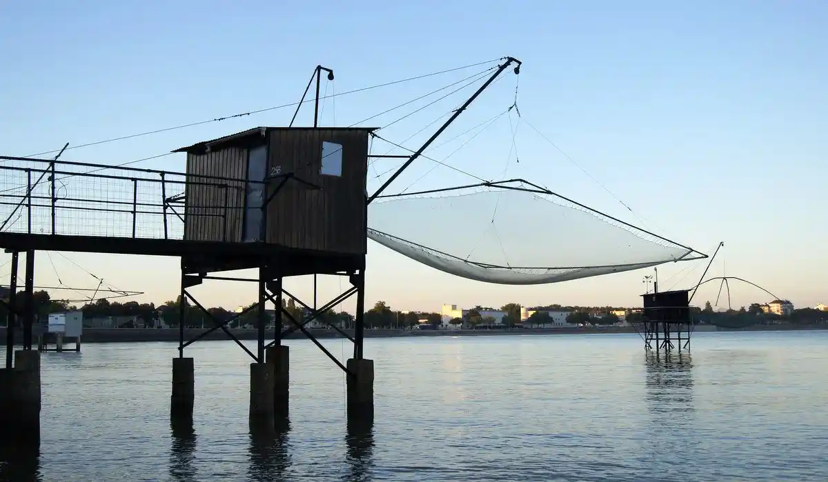 Saint-Nazaire, effondrement d'une passerelle sur une pêcherie : deux hommes chutent, un blessé