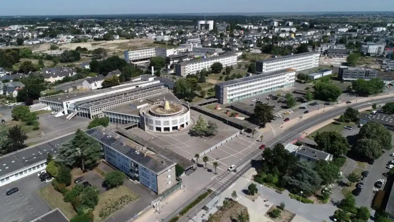 Incendie volontaire au lyc&eacute;e Aristide-Briand de Saint-Nazaire : la R&eacute;gion porte plainte, le maire d&eacute;nonce les casseurs