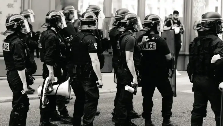 Manifestation contre la vie ch&egrave;re &agrave; Nantes : 70 interpellations et un couvre-feu pour les mineurs